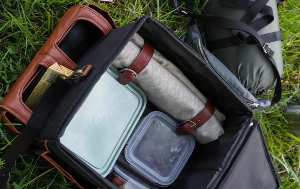 white picnic blanket waterproof